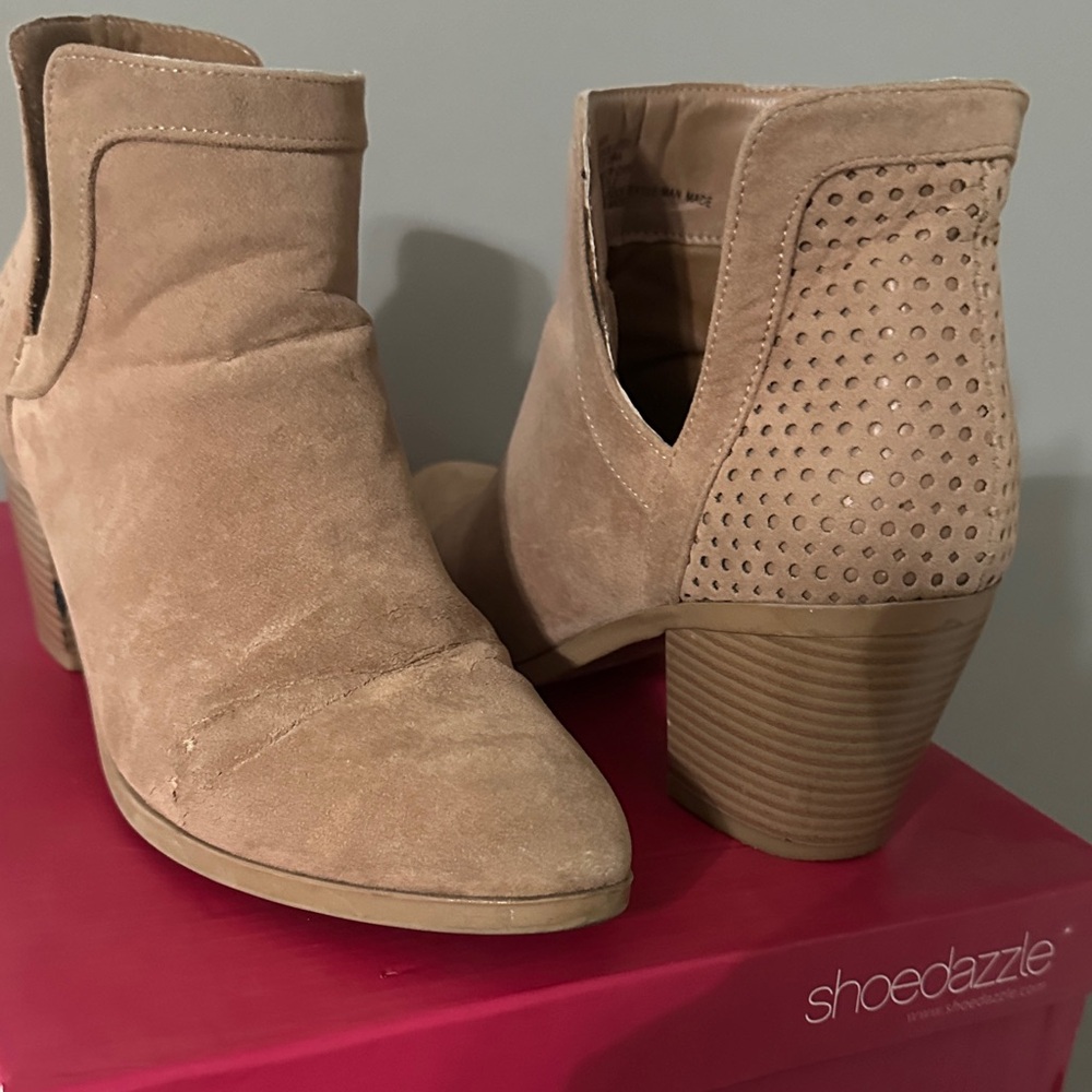 Shoe Dazzle Women's Beige Ankle Booties
